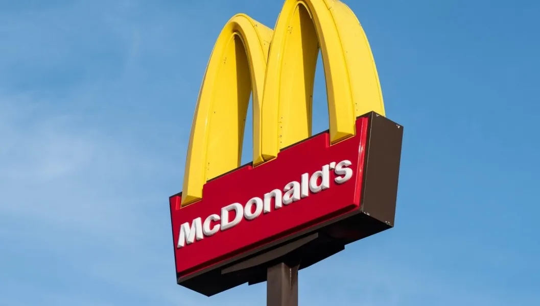 Zamiast McDonald's - rosyjski fast-food. Białorusini płaczą, Łukaszenka „dziękuje Bogu”