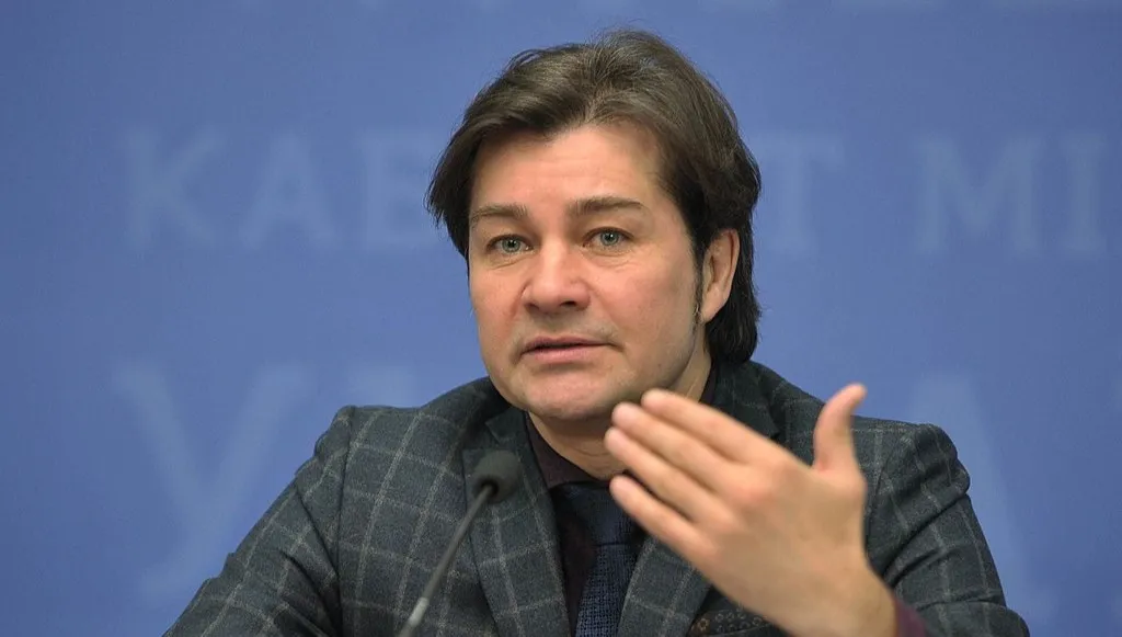 Były minister kultury Ukrainy wstąpił do armii. Z bronią w ręku wkroczył do wyzwolonego miasta