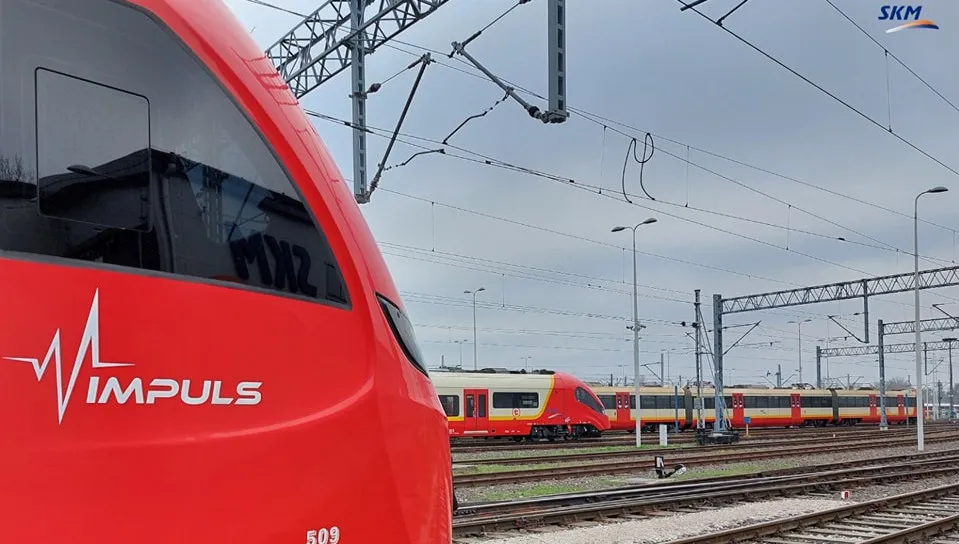 Pociąg potrącił człowieka. Utrudnienia w Warszawie