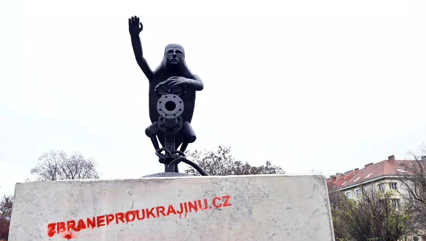 Putin jako... goblin zakręcający kurek z gazem. Taki pomnik stanął w Pradze