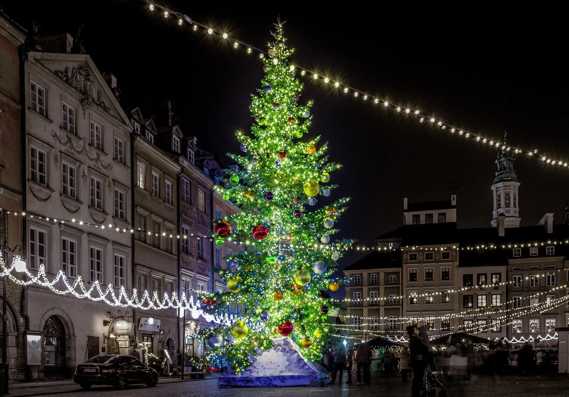 Skromniejsza iluminacja w Warszawie