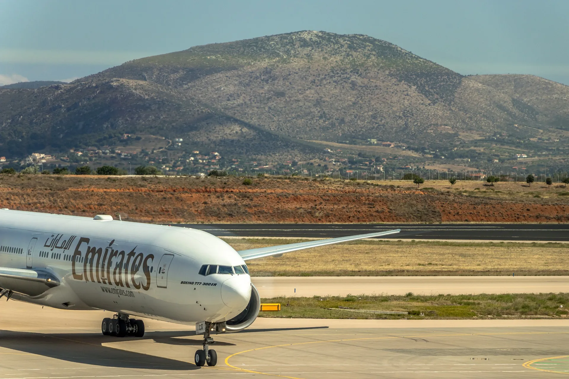 Emirates wznawia loty