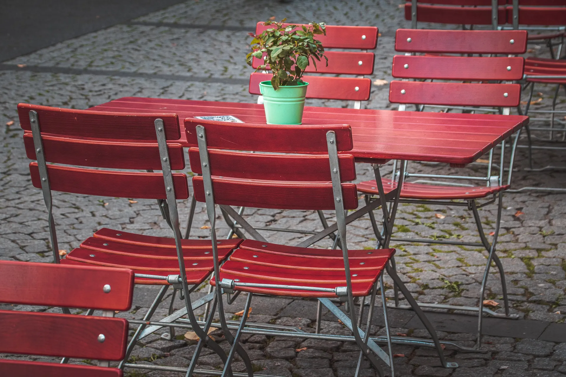Ponad połowa Polaków ogranicza wydatki na usługi restauracyjne