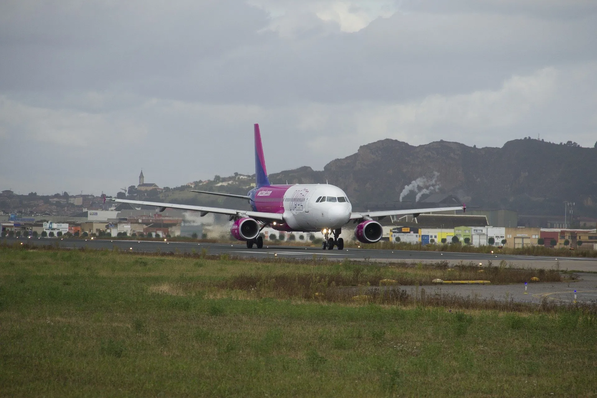 WizzAir uruchomi nowe loty z Warszawy