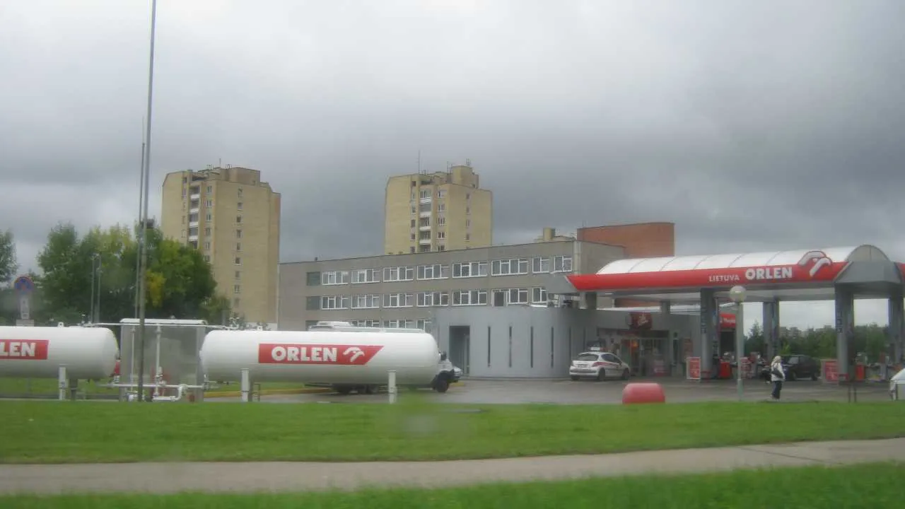 Reaktor dla instalacji hydrokrakingu w Orlen Lietuva wyrusza z Kłajpedy