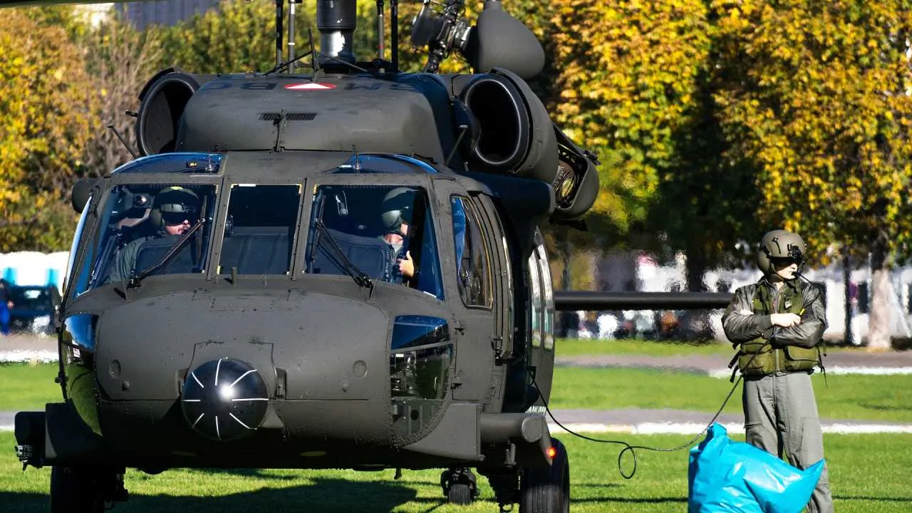 Śmigłowiec Black Hawk zdolny do lotu z pilotem lub bez niego