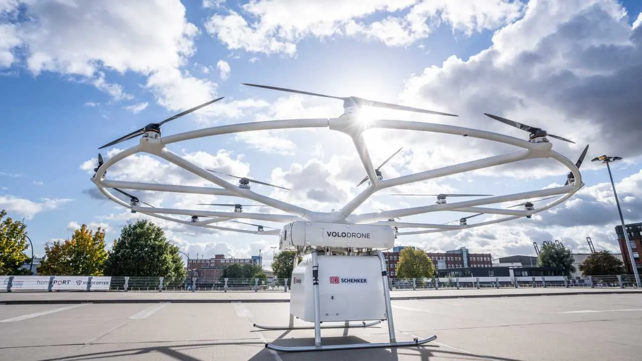 Paczka przyleci dronem. Prędzej czy później, ale na pewno przyleci