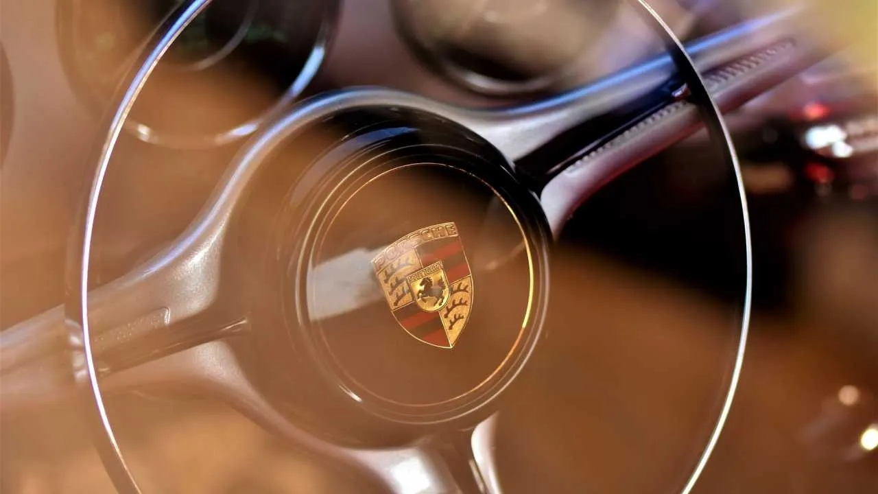 Porsche rozpoczyna produkcję „e-paliwa”. Nie szkodzi środowisku