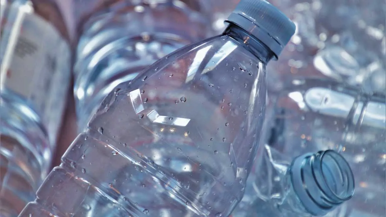Polski system kaucyjny. Ministerstwo klimatu tłumaczy się z problemów