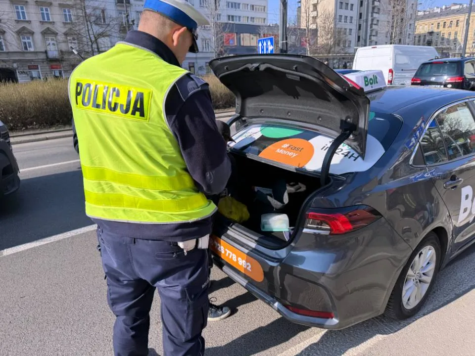 Policja przeprowadziła szeroko zakrojoną akcję na warszawskich targowiskach