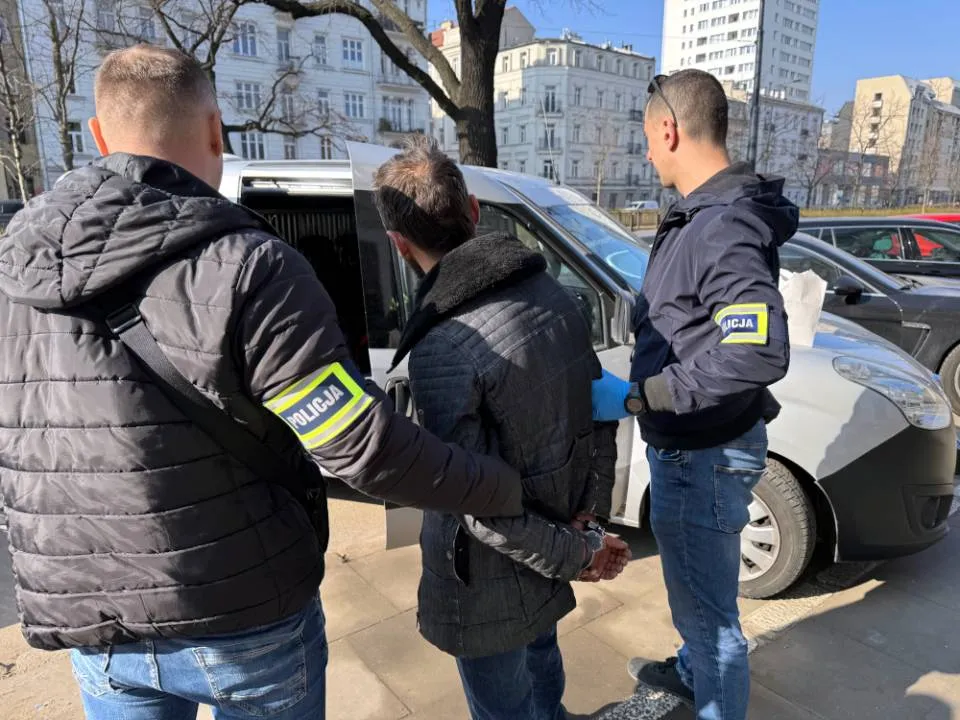 Policja przeprowadziła szeroko zakrojoną akcję na warszawskich targowiskach