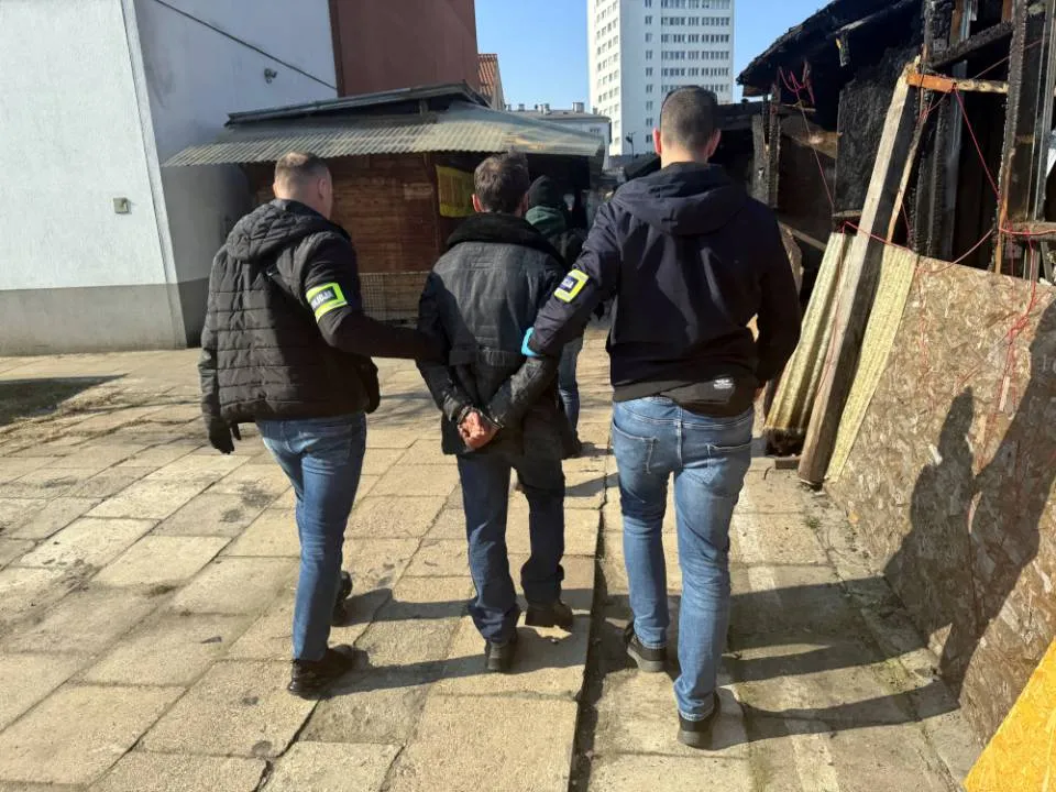 Policja przeprowadziła szeroko zakrojoną akcję na warszawskich targowiskach