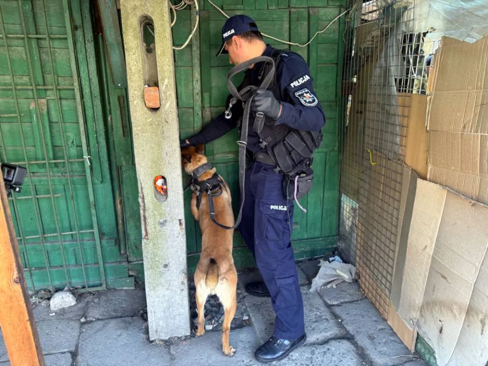 Policja przeprowadziła szeroko zakrojoną akcję na warszawskich targowiskach