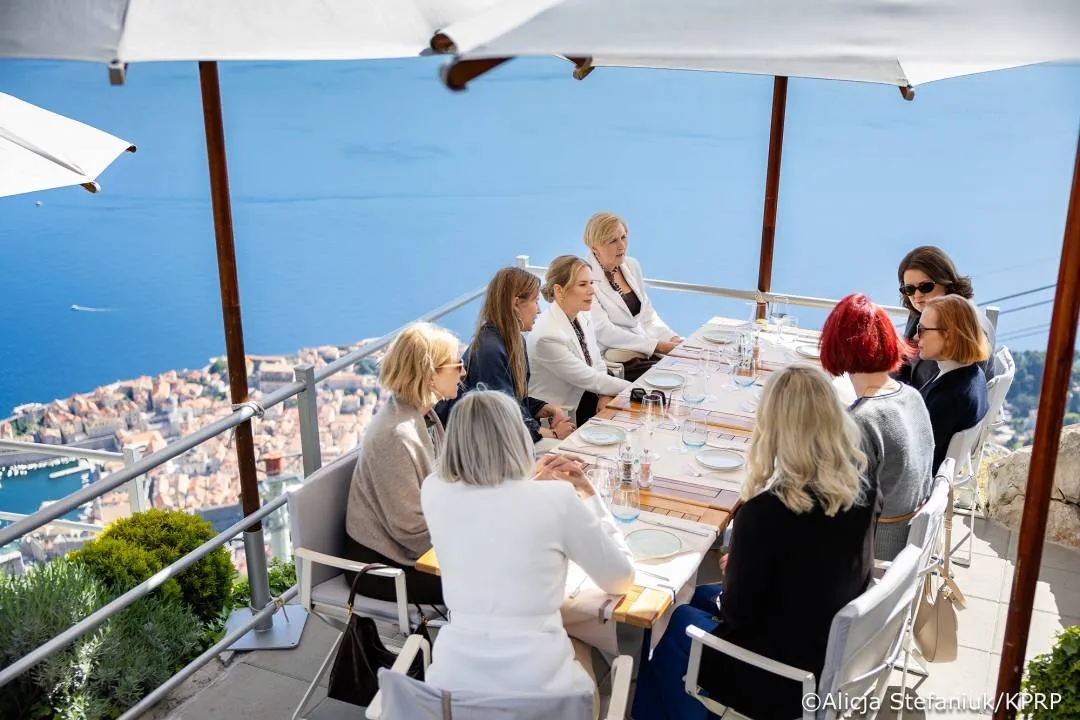 Marta Nawrocka i Agata Kornhauser-Duda wśród pierwszych dam na Szczycie Inicjatywy Trójmorza