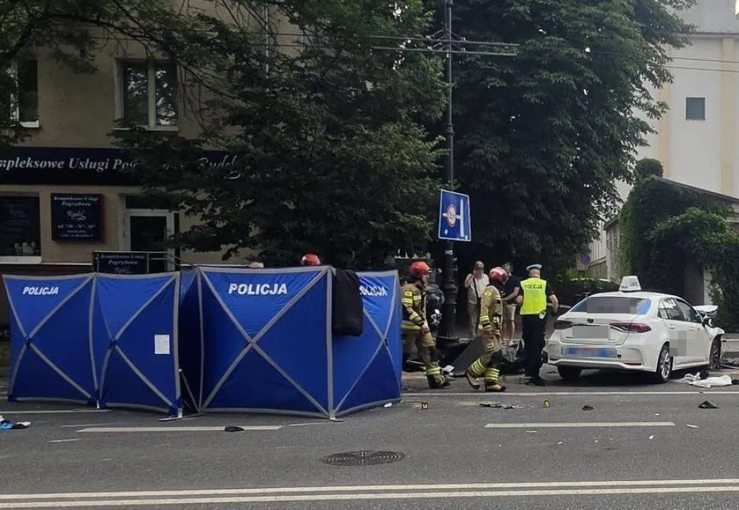 W zderzeniu zginęła jedna osoba i 7 trafiło do szpitali