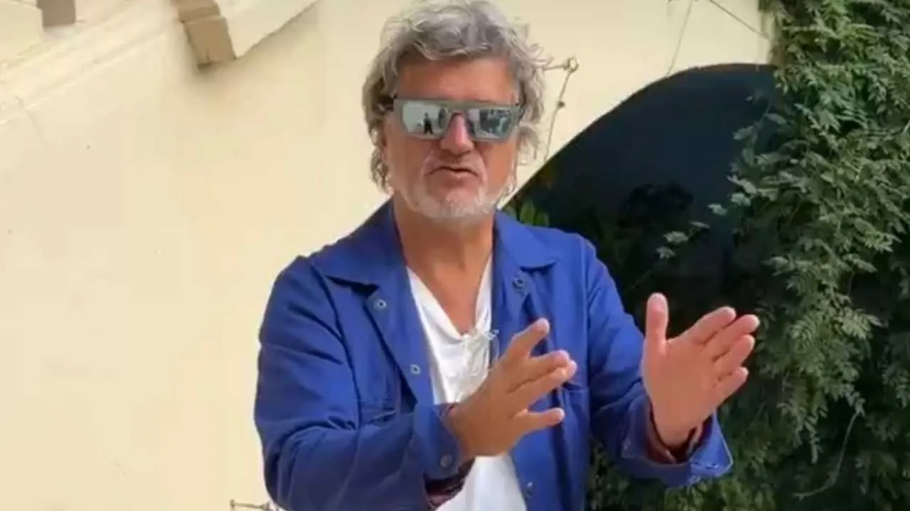 Oszust Palikot znów namawia na inwestycje. Internauci miażdżą go w komentarzach