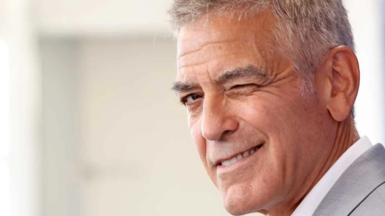 Szyje, naprawia i rozdaje miliony. George Clooney ma jeszcze inne tajemnice