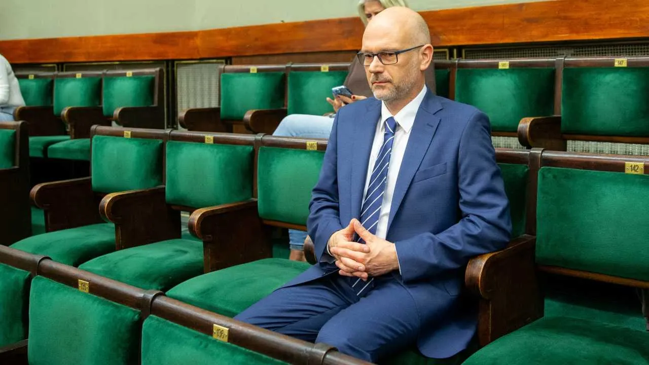 Wszyscy śmieją się z Berka. Internauci składają przysięgi wobec kominiarza. "Podejmę próbę wejścia do TK"