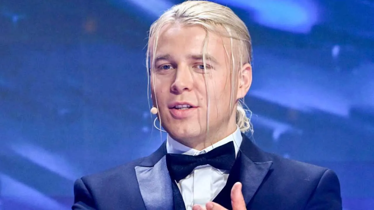 Skolim padł ofiarą oszustów. Wykorzystali wizerunek jego babci