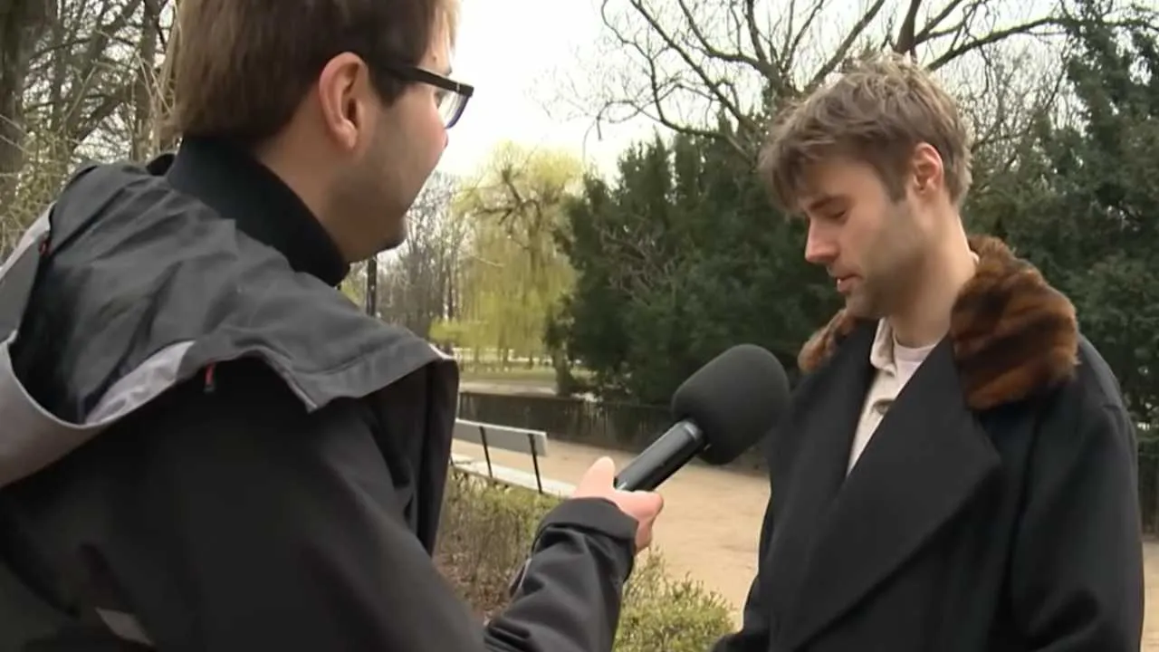 Nieoczekiwana gwiazda w ulicznej sondzie! O co Republika zapytała Marcina Januszkiewicza? [WIDEO]