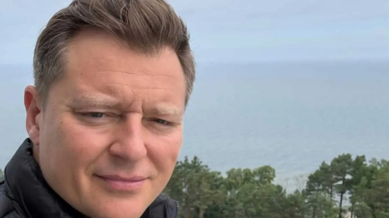 Rafał Brzozowski przerwał milczenie i bezlitośnie miażdży "nową" TVP. Mówi też o "hienach"