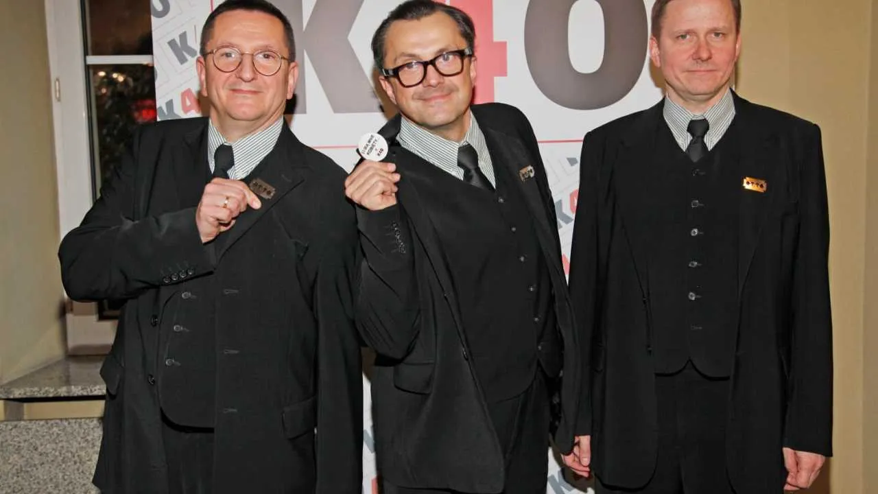 Kabaret OT.TO z piosenką o zbiórce Łatwoganga. Internauci podzieleni