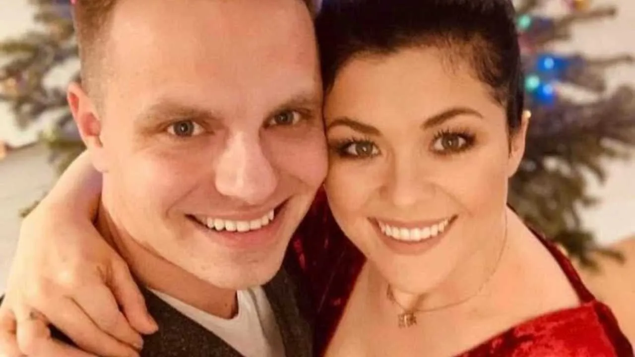 Katarzyna Cichopek i Marcin Hakiel: wojna na parkiecie i w życiu. Kto komu ustępuje po rozwodzie?