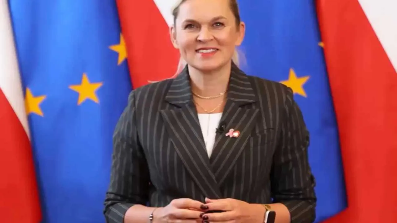 „Tabliczka Mendelejewa” minister Nowackiej. 30 sekund filmu i się zaczęło…