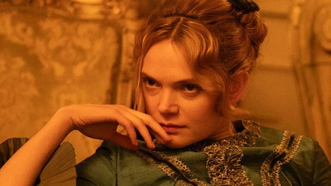„Lalka” Netfliksa klnie na potęgę. Widzowie oburzeni: „Przekleństwa występują co drugie zdanie”