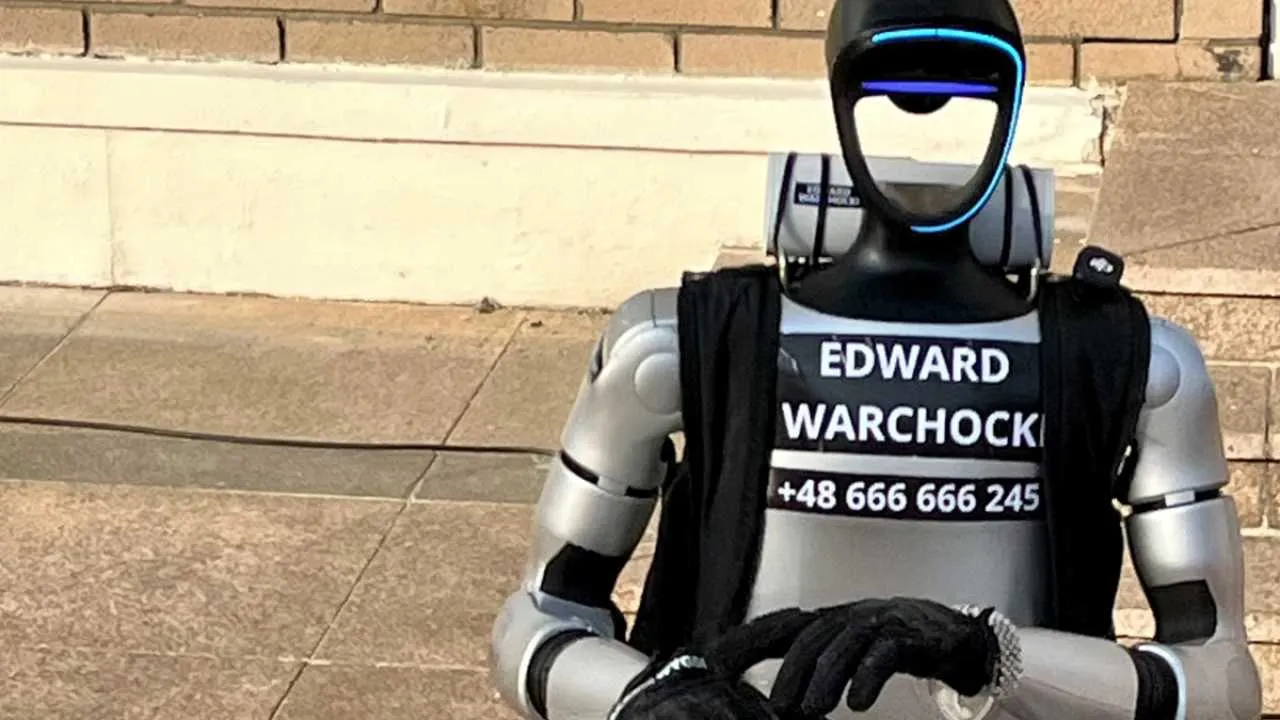 Edward Warchocki – robot, który podbił Polskę. Kim jest „Edek” i jak na nim zarabiać?