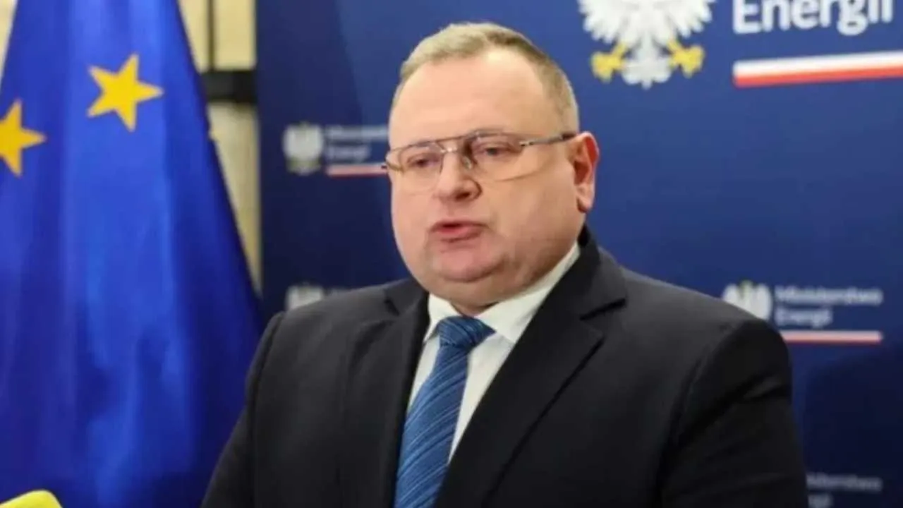 Kulisy awantury ministra Zmarzłego. Nowe informacje. "Wracał do chawiry po meczu"