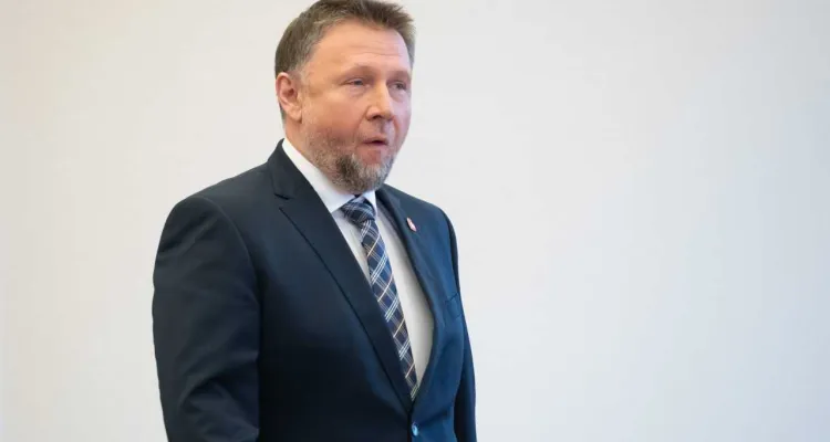 Kierwiński chwali zbiórkę Łatwogang. Spytany, czy sam coś wpłacił, odparł: NIE