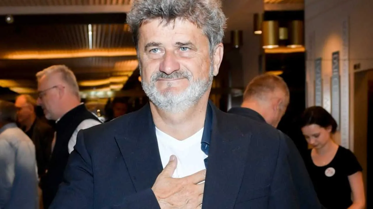 Palikot ani myśli iść do pracy. A ile wynoszą jego długi? Kwota powala!