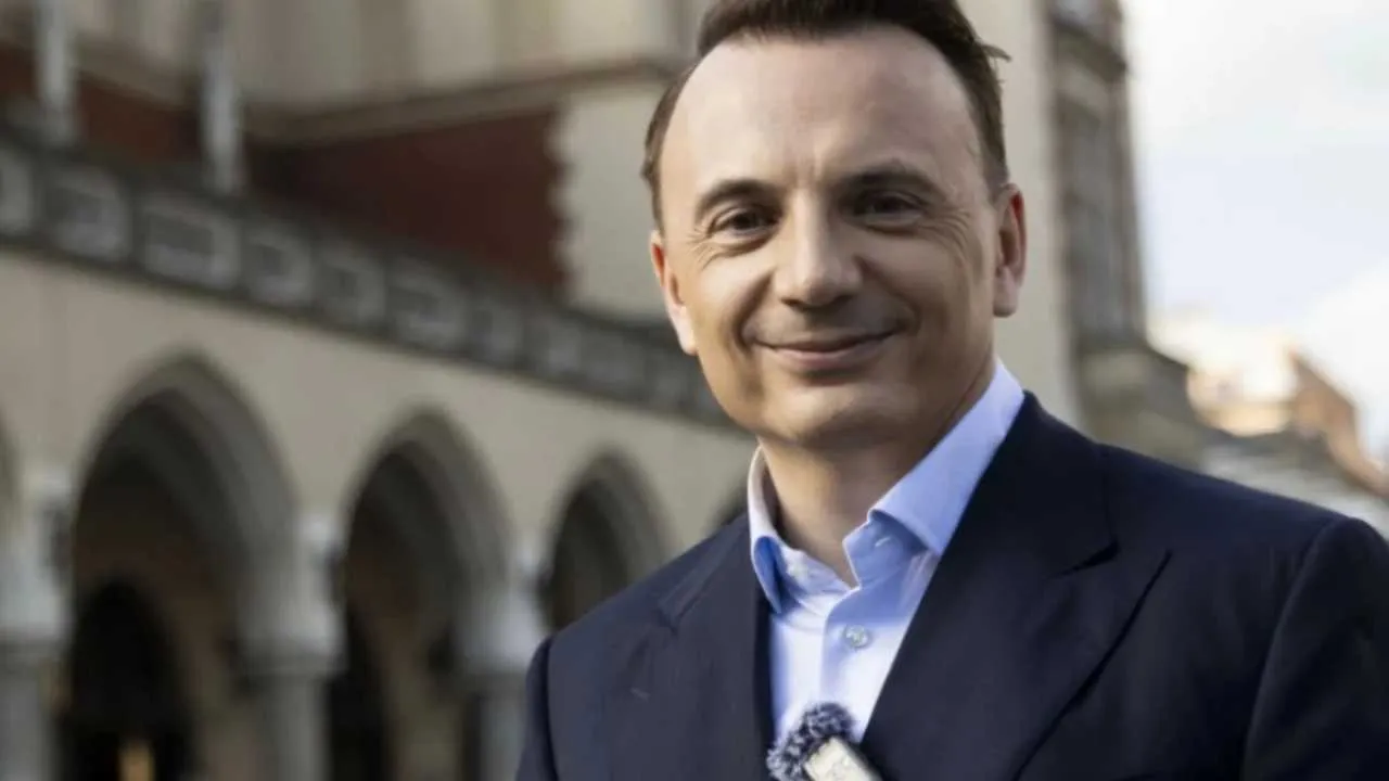 Łukasz Gibała prezydentem Krakowa. Za czwartym razem się udało. Kim jest „krakowski Wokulski”?