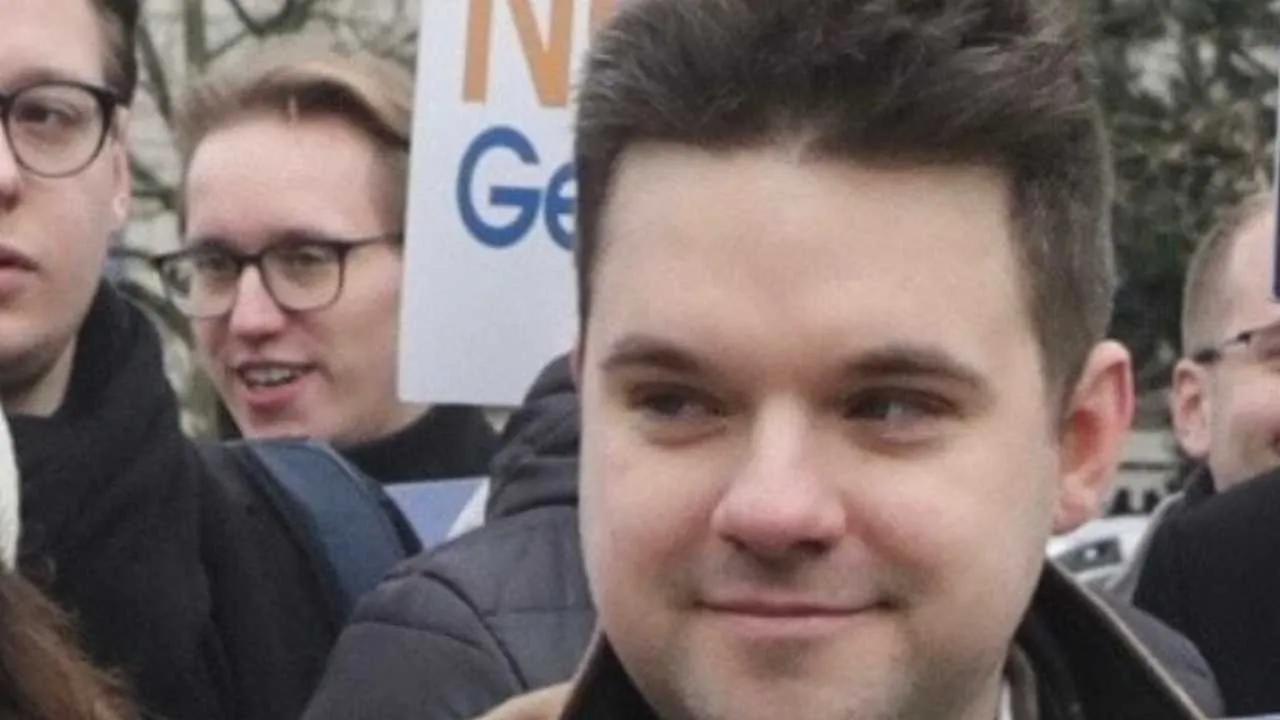 Gdzie jest pół miliona złotych? Prokuratura i posłowie PiS mówią coś innego w sprawie doktorka
