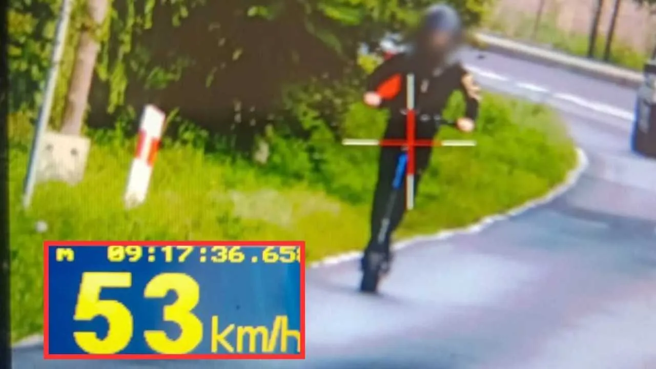 14-latek pędził hulajnogą po ruchliwej trasie. Finał szalonego rajdu był łatwy do przewidzenia