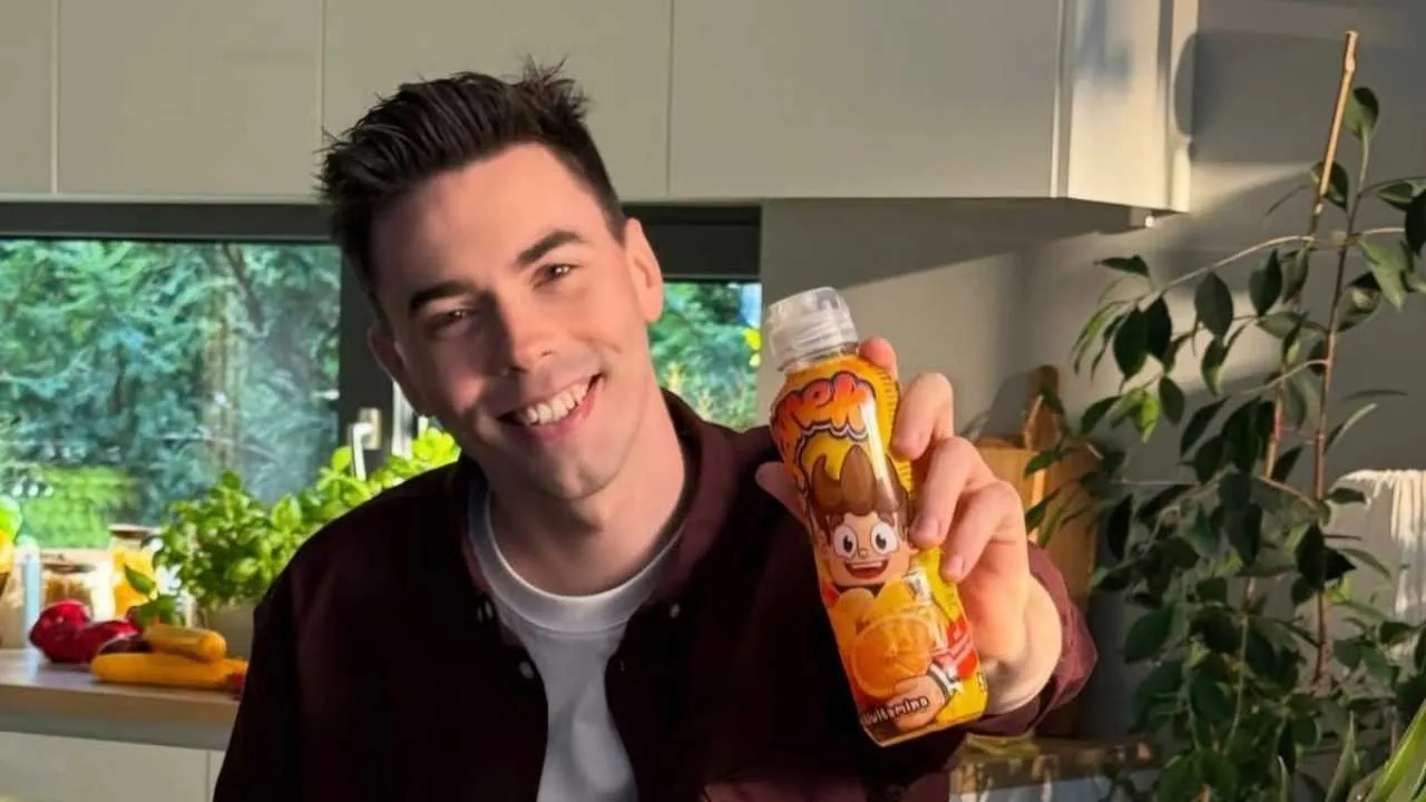 Afera wokół znanego youtubera. Poszło o reklamę jego napoju