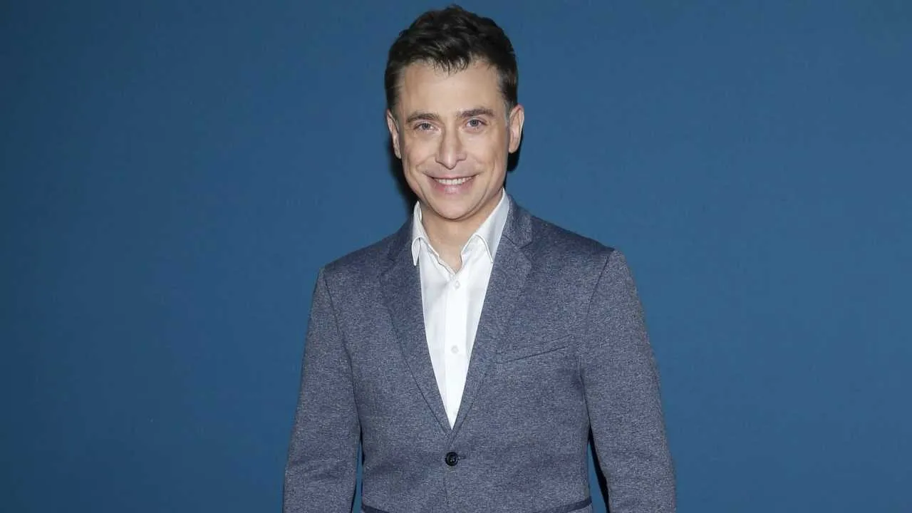 Mało kto wie, że ma nietypowe trzy imiona. Dla wielu na zawsze pozostanie Markiem Mostowiakiem
