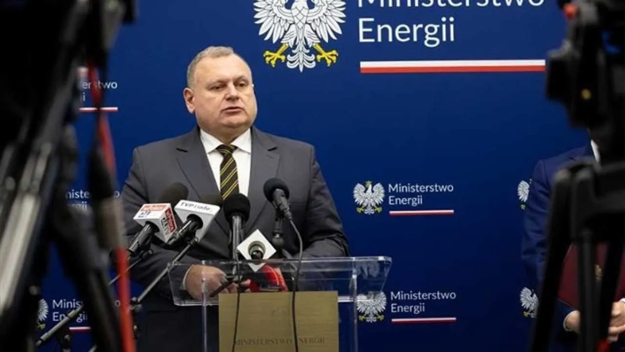 Zmarzły mieszka w ministerstwie? Na jaw wychodzą nowe informacje