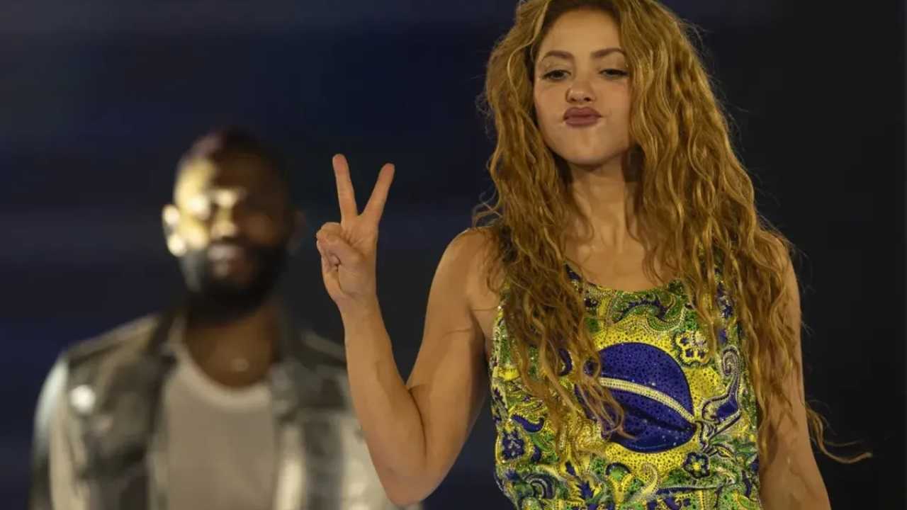 Shakira zaśpiewała na plaży. To, co się wydarzyło w trakcie, przeszło do historii