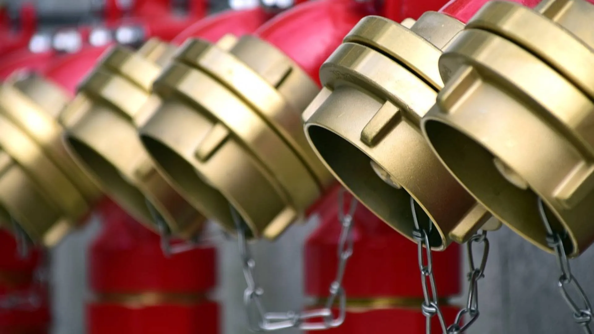 Pożar hali magazynowej w Poznaniu