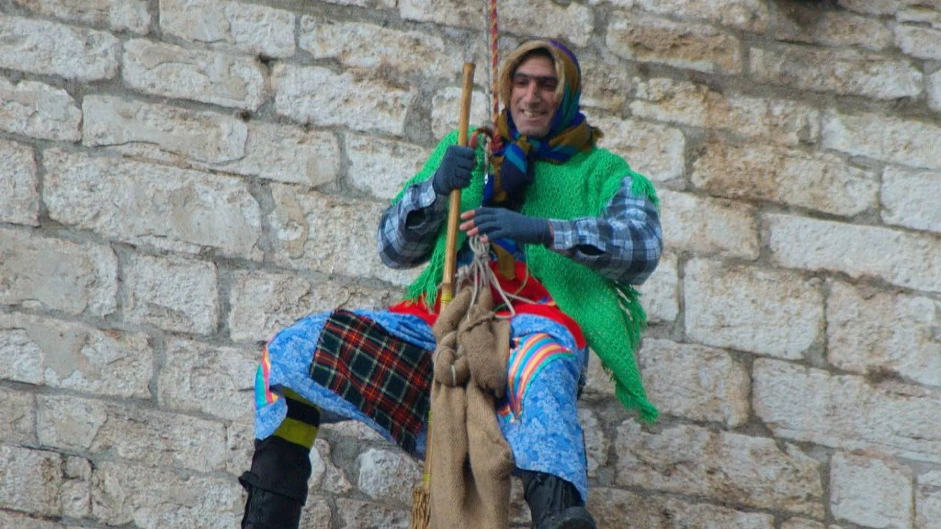 Węgiel albo słodycze dla dzieci w święto Trzech Króli. We Włoszech przynosi je... wiedźma Befana