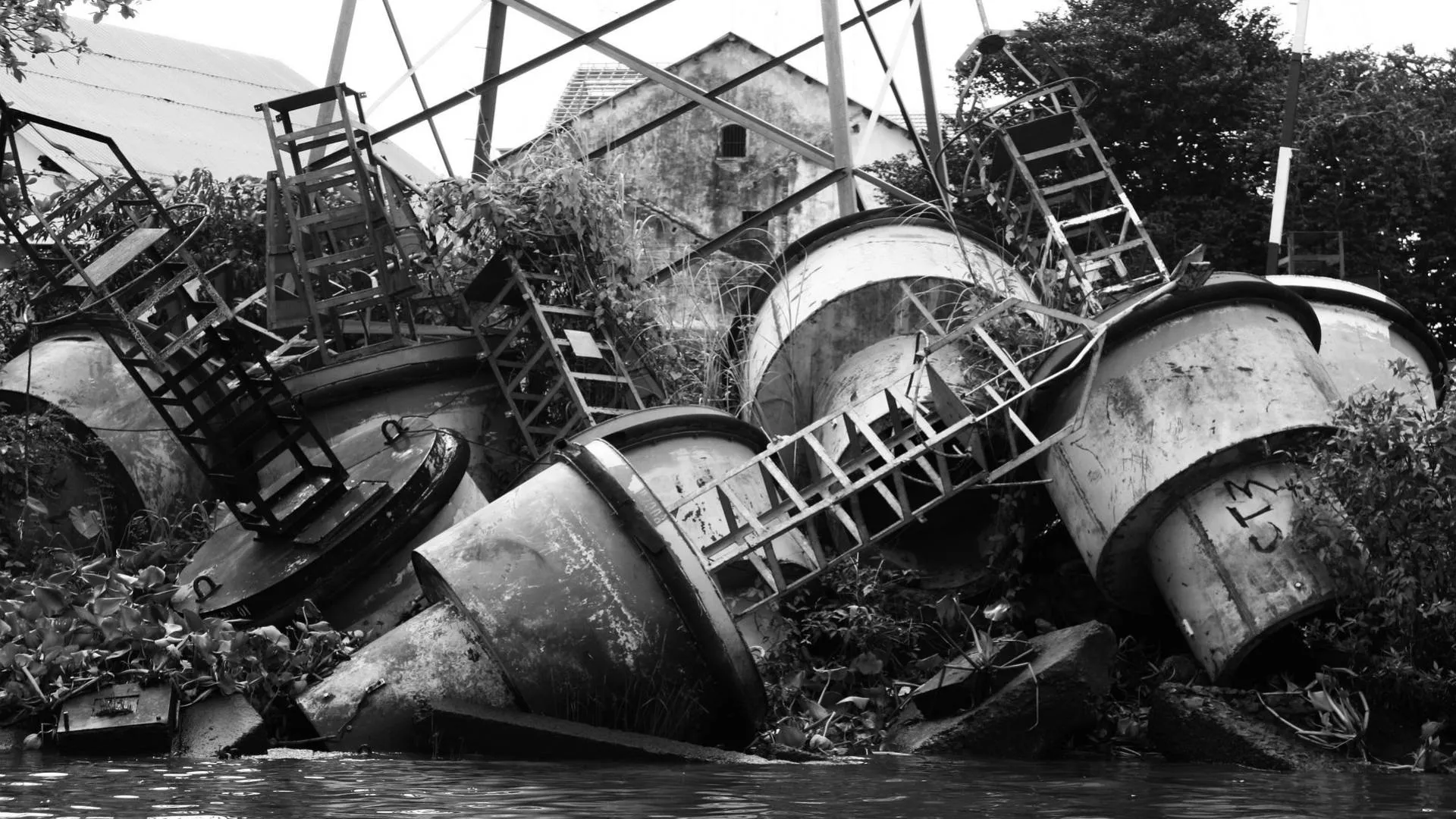 Tragedia w sortowni śmieci w Warszawie. Nie żyje 25-latek