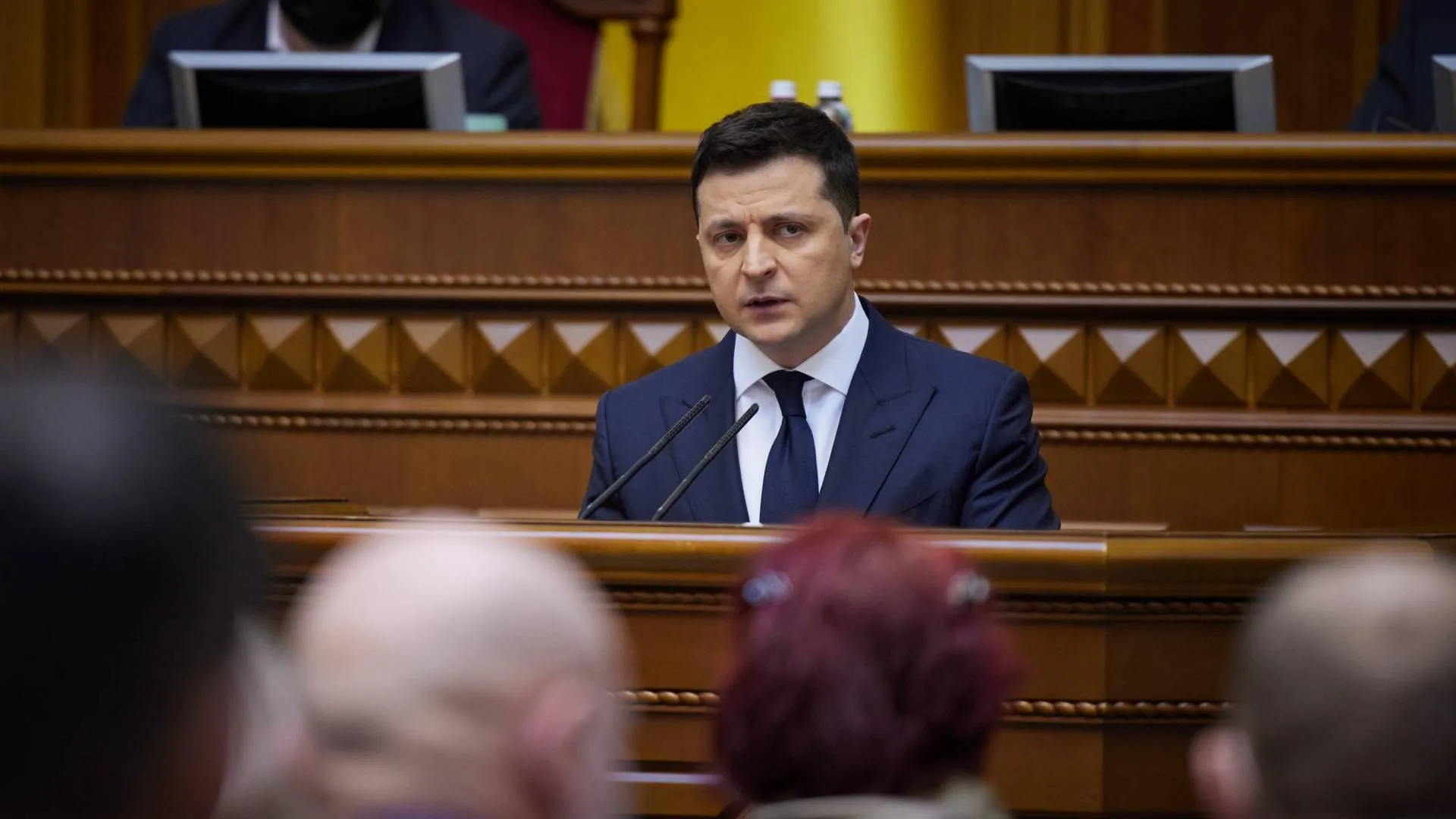 Poseł wyleciał z partii Zełenskiego za wczasy w Tajlandii