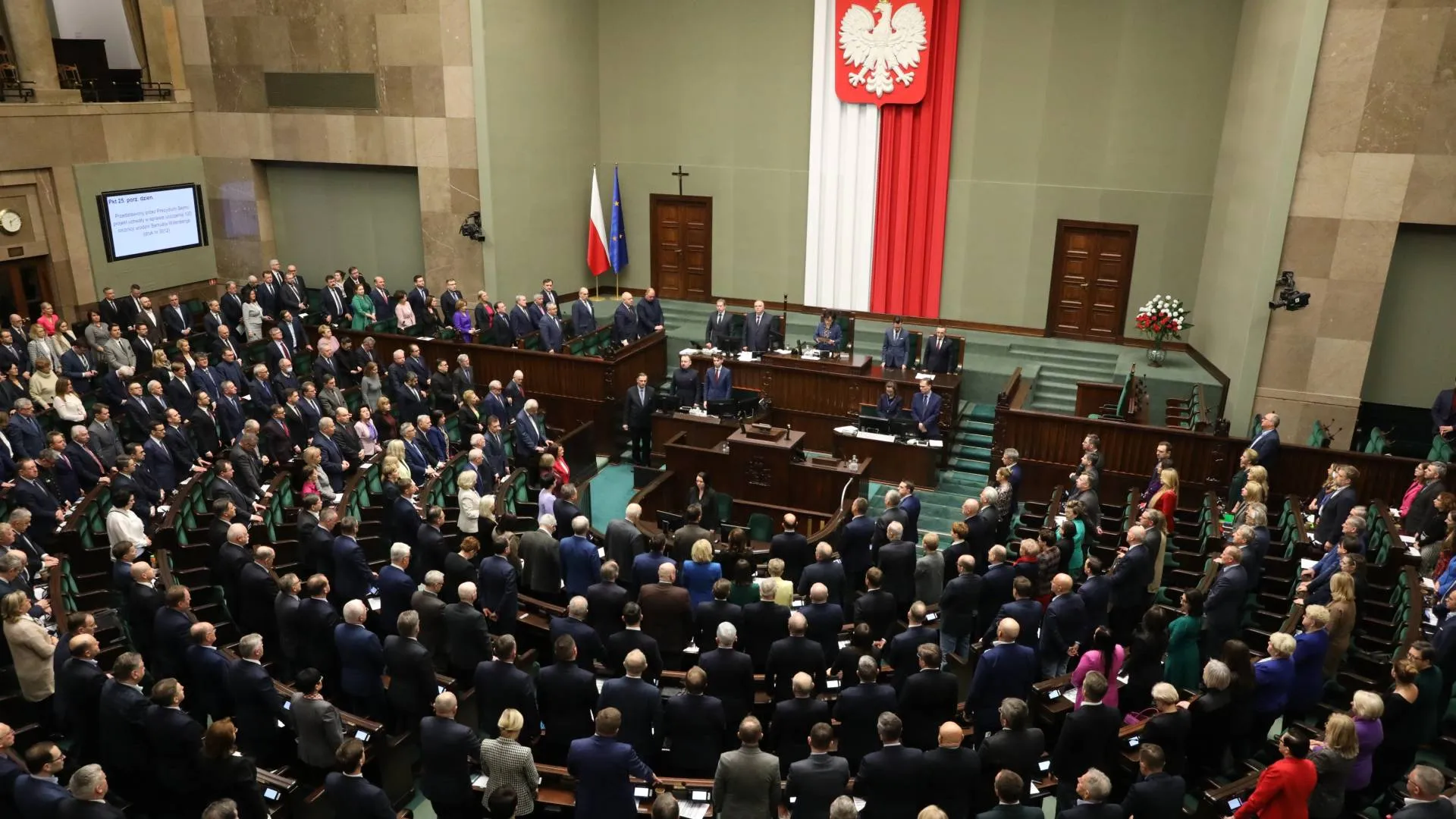 Posłowie przyjęli nowelizację "ustawy wiatrakowej". Projekt poparło 214 posłów