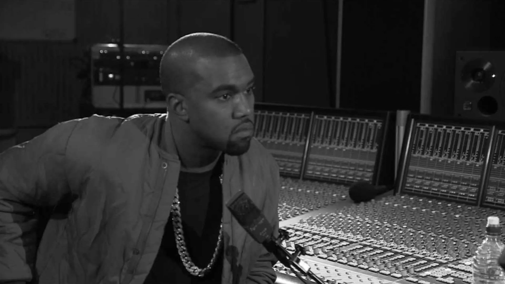 Kanye West pogrążył Adidasa. Zyski spadły o 83 proc., a magazyny przepełnione są niesprzedanym towarem