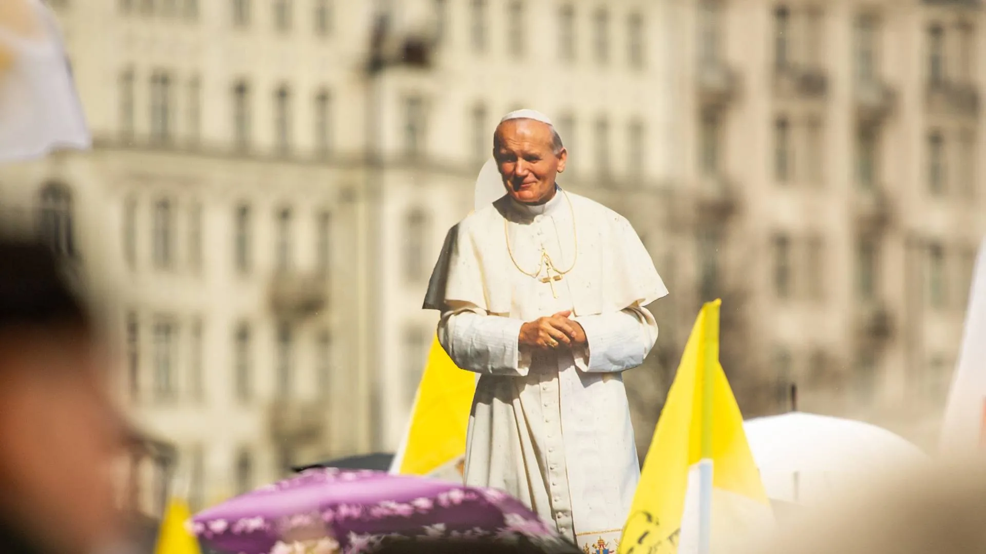 Abp Polak o naukach Jana Pawła II. "Pozostawił nam przykład, jak przyjąć krzyż i nieść go dzień po dniu"