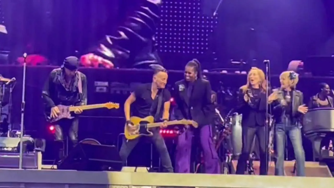 Michelle Obama zaśpiewała w Barcelonie ze Springsteenem. Występ trafił do sieci! ZOBACZ WIDEO