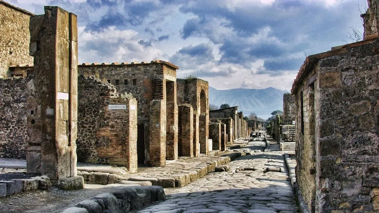 Pompeje zniszczone nie tylko w wyniku erupcji Wezuwiusza. Do czego doszli naukowcy?