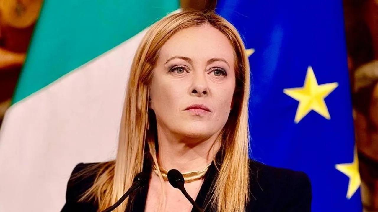 Włoska opozycja ze wsparciem Brukseli atakuje rząd Giorgii Meloni. „Coraz bardziej zaciekle”